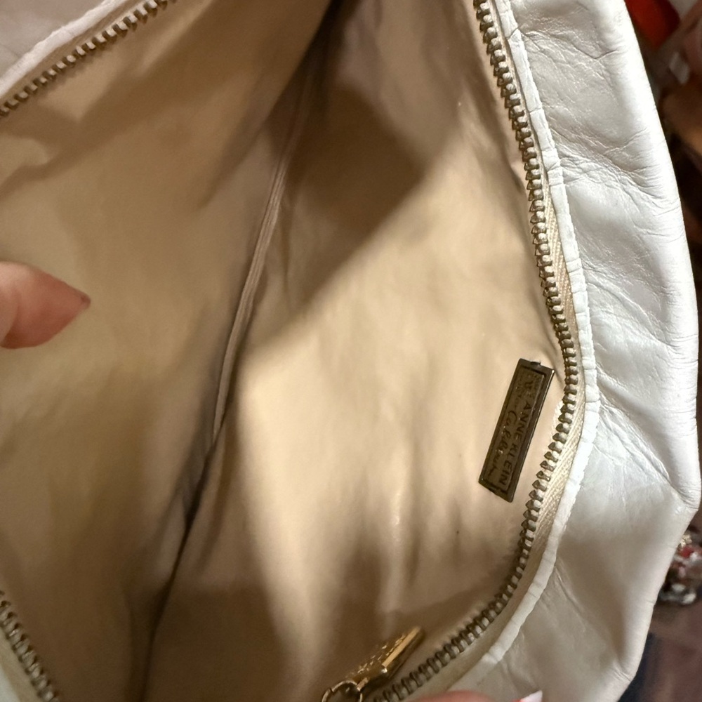 Vintage 1970s–80s Anne Klein for Calderon White Leather Soft Clutch - Picture 5 of 6